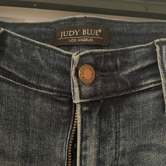 Judy Blue Boyfriend Jean - Picture 2 of 4